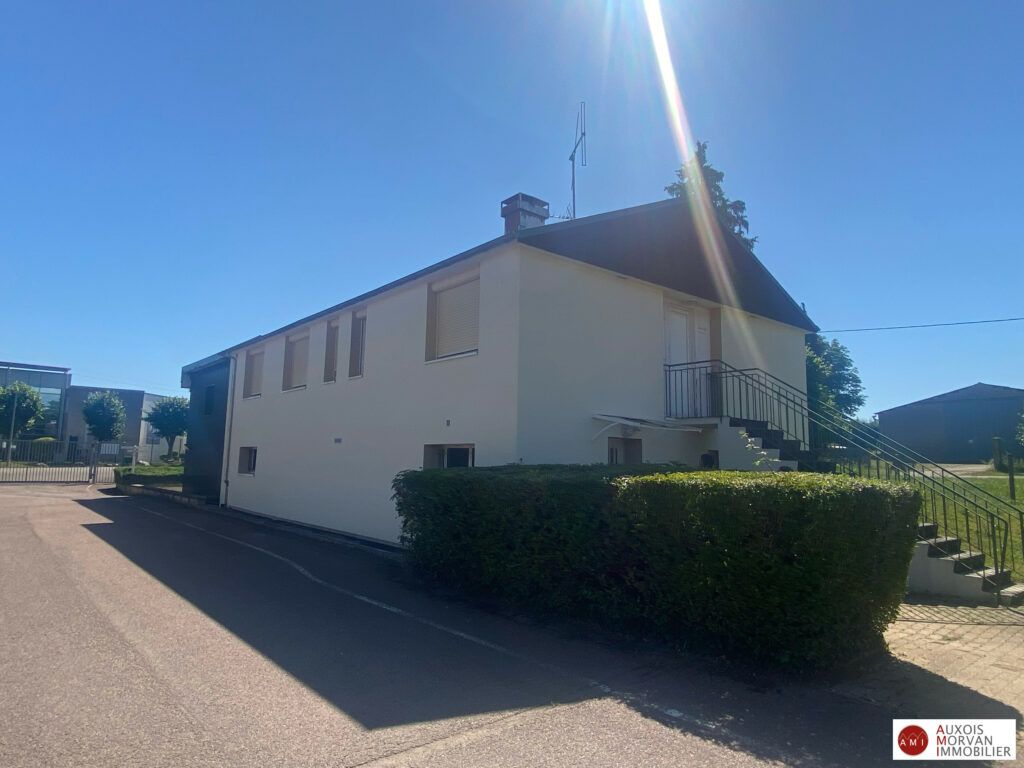 Photo descriptif pour le bien : Local